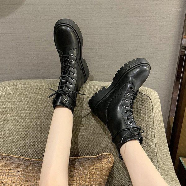 2021 boots women new women's rubber shoes rain flat heel round toe booties ladies luxury designer lace up rock black fashion1
2021 boots women new women's rubber shoes rain flat heel round toe booties ladies luxury designer lace up rock black fashion1