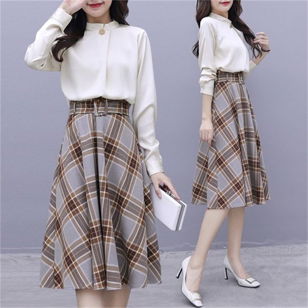 female chess sets clothes with skirts in fashion of two upper part parts and skirt femme deux feminine pieces prds, White
female chess sets clothes with skirts in fashion of two upper part parts and skirt femme deux feminine pieces prds, White