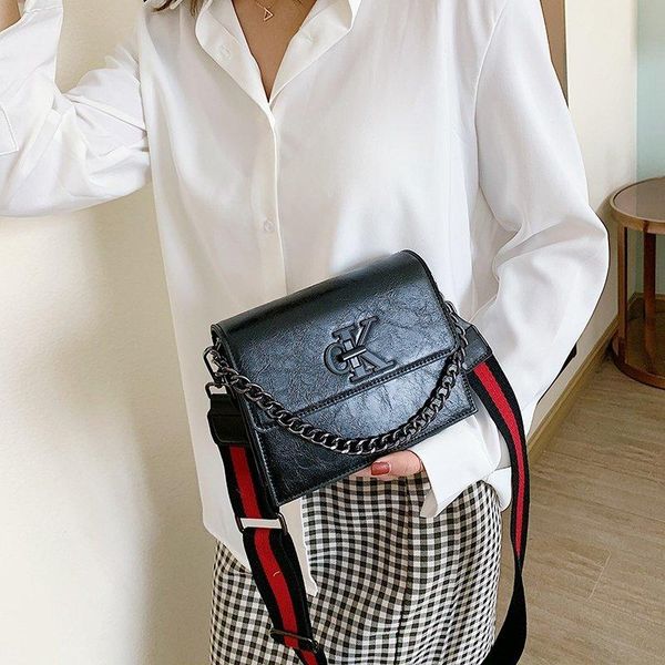 2020 new wide strap shoulder bags chain messenger bags summer fashion women purse and handbags
2020 new wide strap shoulder bags chain messenger bags summer fashion women purse and handbags