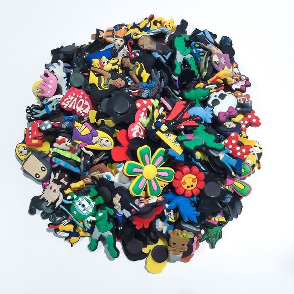 100pcs mixed random cartoon pvc shoe charms anime shoes accessories shoe buckles croc charms jibz shoe decoration kids gift y200615, Blue
100pcs mixed random cartoon pvc shoe charms anime shoes accessories shoe buckles croc charms jibz shoe decoration kids gift y200615, Blue