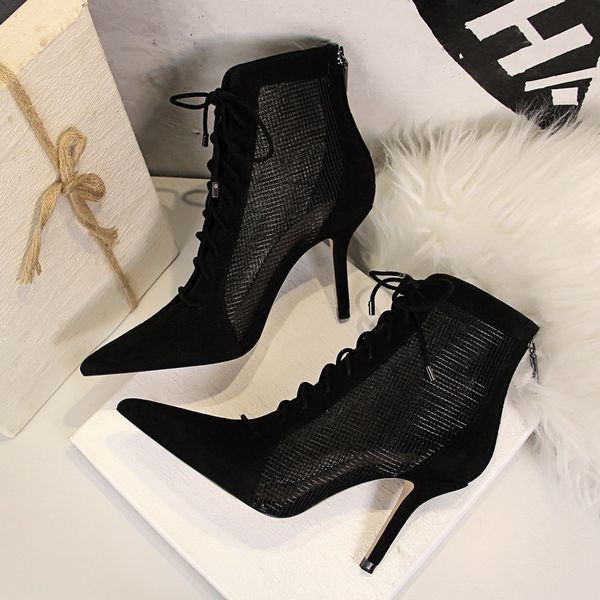 2021 new european and american-style high-heeled cross-bow-up suede pointed-toe, hollow-knit, nightclub ankle boots n6ul, Black
2021 new european and american-style high-heeled cross-bow-up suede pointed-toe, hollow-knit, nightclub ankle boots n6ul, Black