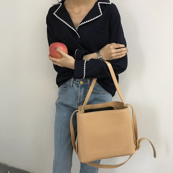 hbp korean version of the super feel minimalist pu skin wild casual large capacity shoulder cross-cut bucket bag big bags
hbp korean version of the super feel minimalist pu skin wild casual large capacity shoulder cross-cut bucket bag big bags
