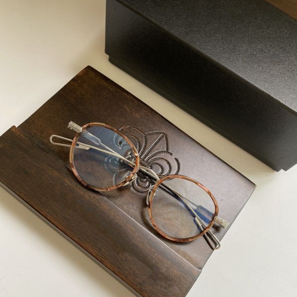 new klx sunglasses for women brand design popular fashion summer style with the bees uv400 connection lens come with case
new klx sunglasses for women brand design popular fashion summer style with the bees uv400 connection lens come with case
