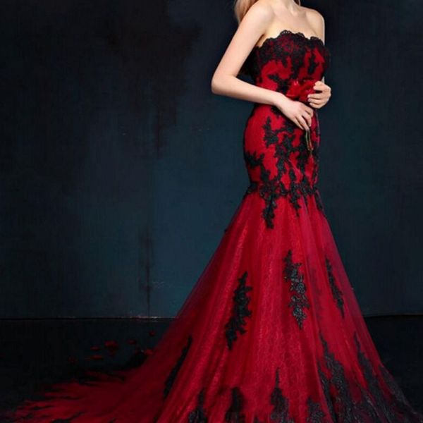 charming strapless gothic wedding dresses lace appliques tulle corset black and red wedding dresses lace up back mermaid wedding gowns, White
charming strapless gothic wedding dresses lace appliques tulle corset black and red wedding dresses lace up back mermaid wedding gowns, White