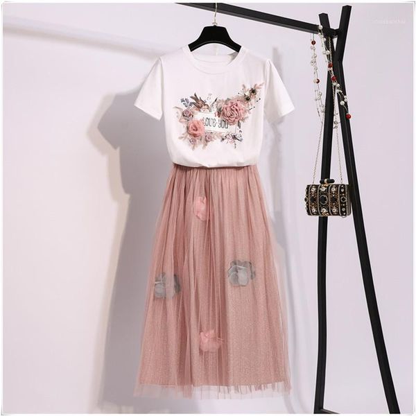 2020 summer women set flower print embroidery short-sleeved cotton t-shirt + floral appliques mesh skirt two-piece sets1, White
2020 summer women set flower print embroidery short-sleeved cotton t-shirt + floral appliques mesh skirt two-piece sets1, White