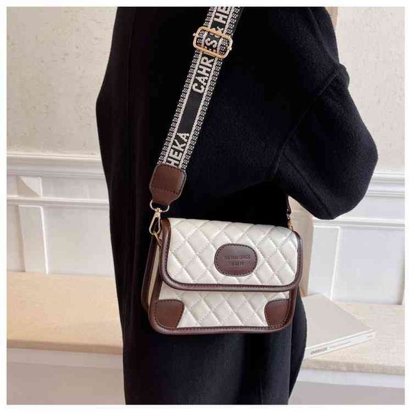 2022 factory wholesale fashion korean versatile mori embroidered one shoulder messenger bag net red girl temperament sweet small square bag
2022 factory wholesale fashion korean versatile mori embroidered one shoulder messenger bag net red girl temperament sweet small square bag