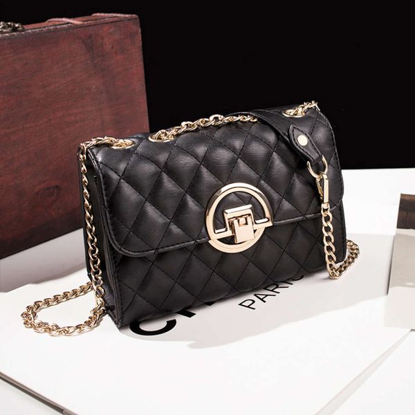 luxurys designers xiaoxiangfeng autumn new fashion women's lingge embroidery single shoulder pu lock chain square bag
luxurys designers xiaoxiangfeng autumn new fashion women's lingge embroidery single shoulder pu lock chain square bag