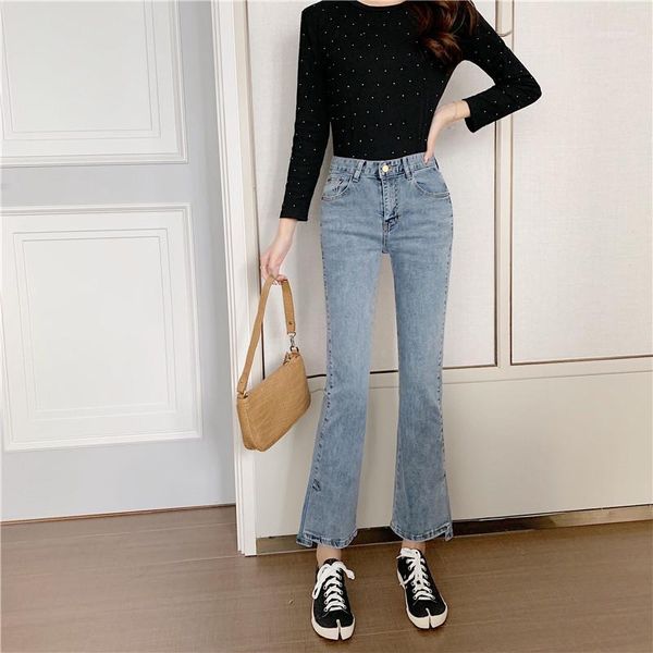 2020 new arrive flare jeans woman high waist light blue color elastic denim pants for woman korean chic fashion casual jean lady1
2020 new arrive flare jeans woman high waist light blue color elastic denim pants for woman korean chic fashion casual jean lady1