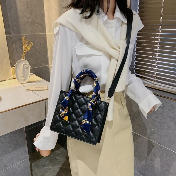 leather street shoulder handbags trunks fashion women scarf handle crossbody bag popular simple female daily bag
leather street shoulder handbags trunks fashion women scarf handle crossbody bag popular simple female daily bag