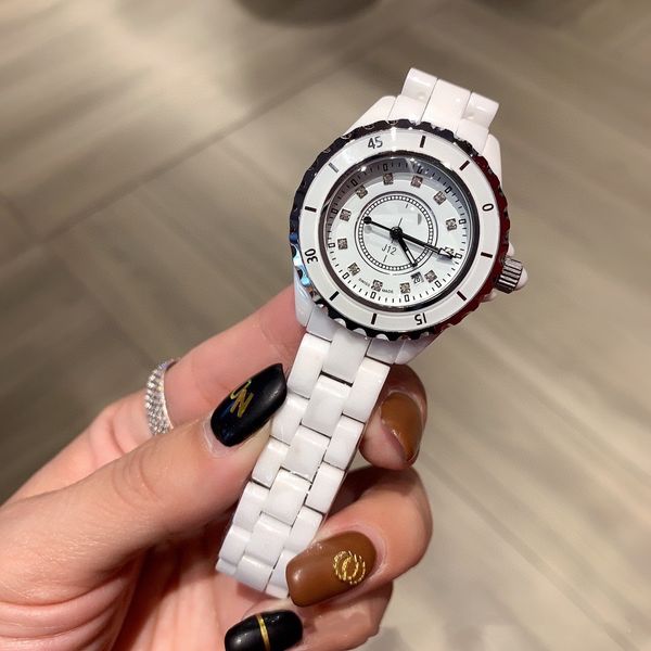 2022 luxury designer 33mm 38mm automatic ceramic watch j men's women's fashion diamond pointer digital calendar quartz wristwatche, Slivery;brown
2022 luxury designer 33mm 38mm automatic ceramic watch j men's women's fashion diamond pointer digital calendar quartz wristwatche, Slivery;brown