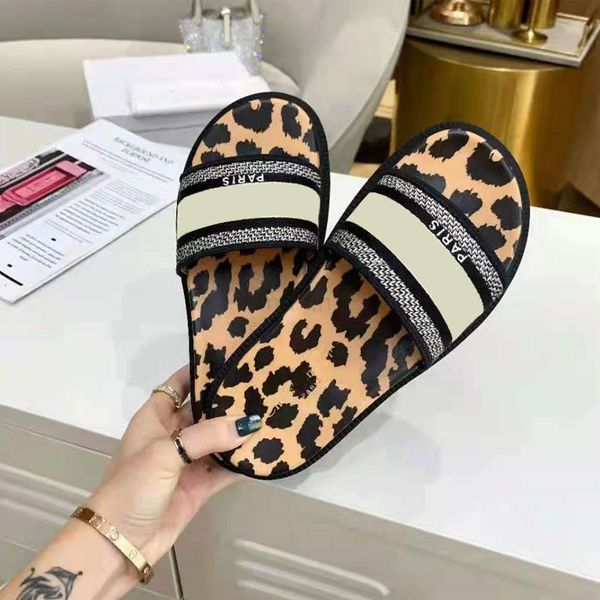 ladies fashion luxury letter slippers designer new sandals beach girls flip-flops embroidery versatile casual shoes, Black
ladies fashion luxury letter slippers designer new sandals beach girls flip-flops embroidery versatile casual shoes, Black