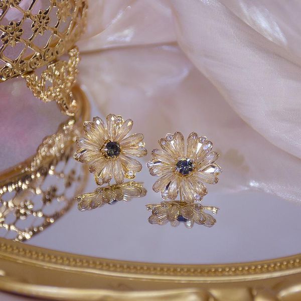 exquisite korean style 14k real gold daisy women earring bling crystal cz flower stud earring bohemia jewelry pendant gift, Golden;silver
exquisite korean style 14k real gold daisy women earring bling crystal cz flower stud earring bohemia jewelry pendant gift, Golden;silver