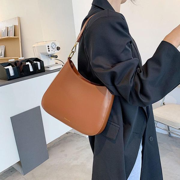 cross body solid simple women's shoulder bag small vintage designer baguette crossbody pu leather fashion women for 2021
cross body solid simple women's shoulder bag small vintage designer baguette crossbody pu leather fashion women for 2021