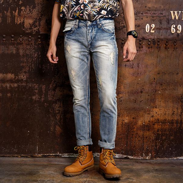 2021 new italian style fashion light blue slim fit ripped men embroidery patches denim pants designer hip hop jeans homme nfjb
2021 new italian style fashion light blue slim fit ripped men embroidery patches denim pants designer hip hop jeans homme nfjb