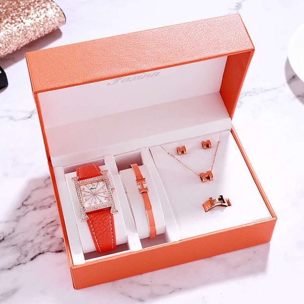 style inlaid fasina's diamond new square women's watch five piece set personalized fashion trend casual quartz watch, Slivery;brown
style inlaid fasina's diamond new square women's watch five piece set personalized fashion trend casual quartz watch, Slivery;brown