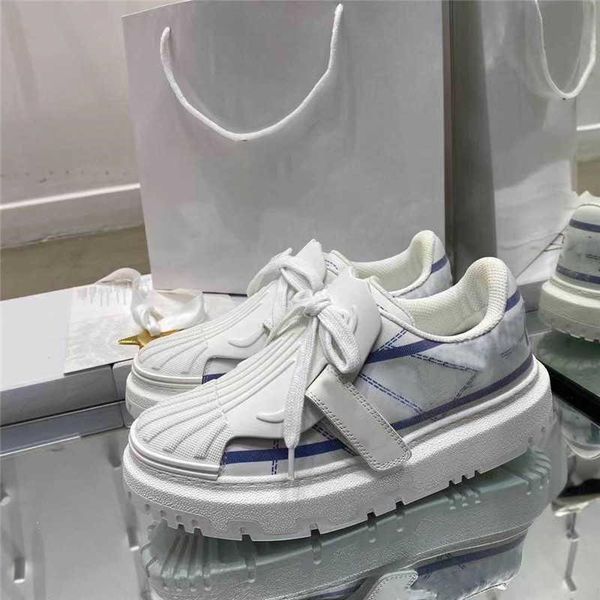 2022 luxury designer dress shoes leather id sneaker ladies calfskin runner trainers white demen chaussures women platform with o
2022 luxury designer dress shoes leather id sneaker ladies calfskin runner trainers white demen chaussures women platform with o
