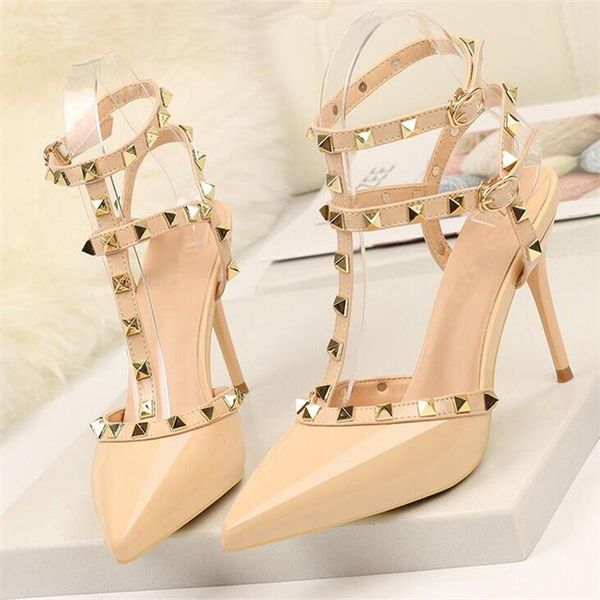a552 new women sandals slippers embroidery gdsandal floral brocade flip flops striped beach genuine leather dazzle flowers slipper with box, Black
a552 new women sandals slippers embroidery gdsandal floral brocade flip flops striped beach genuine leather dazzle flowers slipper with box, Black