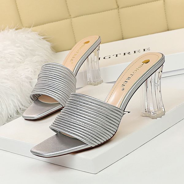 2021 new elegant daily feminine crystal slippers clear high-heel square head open toe, hollow female sandals o1bl, Black
2021 new elegant daily feminine crystal slippers clear high-heel square head open toe, hollow female sandals o1bl, Black