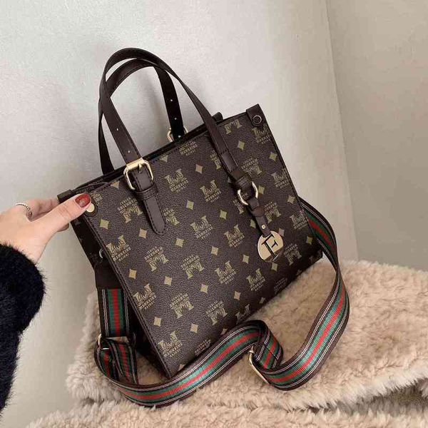 discount women's new winter winter sling shoulder messenger tote bag versatile women's bag handbags, Black;red
discount women's new winter winter sling shoulder messenger tote bag versatile women's bag handbags, Black;red