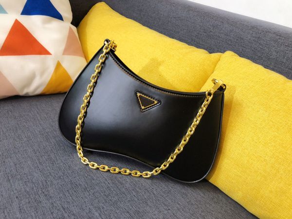 luxury designer classic style one-shoulder messenger women's large-capacity bag bright leather retro portable armpit bag half moon shap
luxury designer classic style one-shoulder messenger women's large-capacity bag bright leather retro portable armpit bag half moon shap