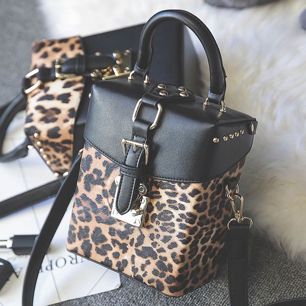 personalized box handbags mini cube brand original design crossbody bags for women messenger bags new
personalized box handbags mini cube brand original design crossbody bags for women messenger bags new