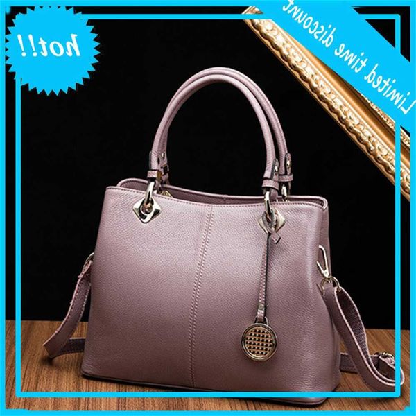 2020 spring new single shoulder women's simple and fashionable leather portable messenger bag
2020 spring new single shoulder women's simple and fashionable leather portable messenger bag