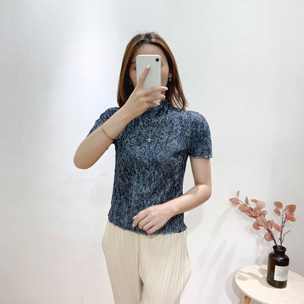 miyake underpantst-shirt underpantspleated heavy duty embossed t-shirt 2020 summer new standing collar thin material short sleeve women', White
miyake underpantst-shirt underpantspleated heavy duty embossed t-shirt 2020 summer new standing collar thin material short sleeve women', White