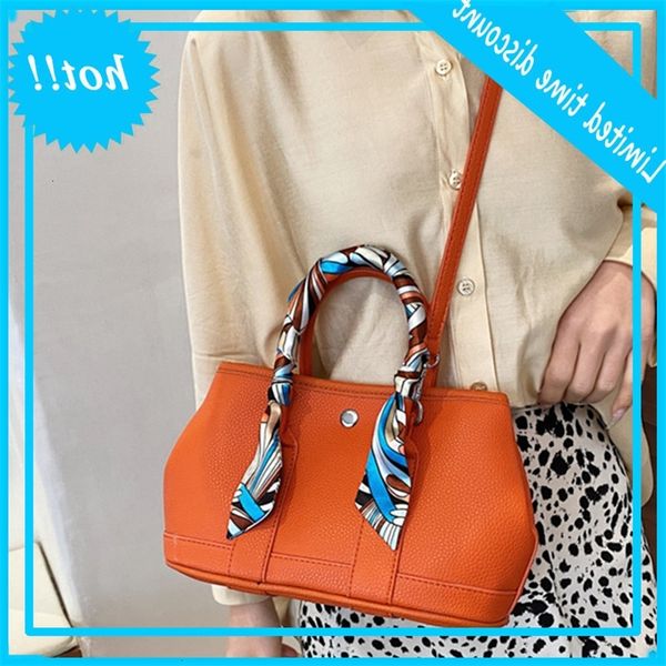 ladies soft pu learn wire pattern boston crossbody pure color luxury designer handbags for women wild shoulder bag
ladies soft pu learn wire pattern boston crossbody pure color luxury designer handbags for women wild shoulder bag