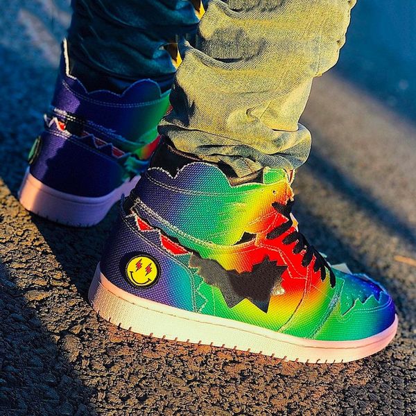 2020 j balvin x 1 high og mens basketball shoes 1s y vibras tie dye multi-color rainbow dc3481-900 mens trainer sports sneakers
2020 j balvin x 1 high og mens basketball shoes 1s y vibras tie dye multi-color rainbow dc3481-900 mens trainer sports sneakers