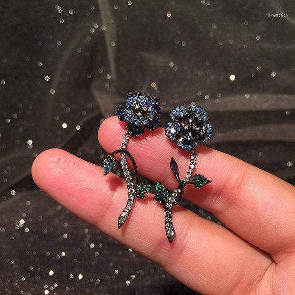 trendy cz blue rose flower asymmetric earring for women1, Silver
trendy cz blue rose flower asymmetric earring for women1, Silver