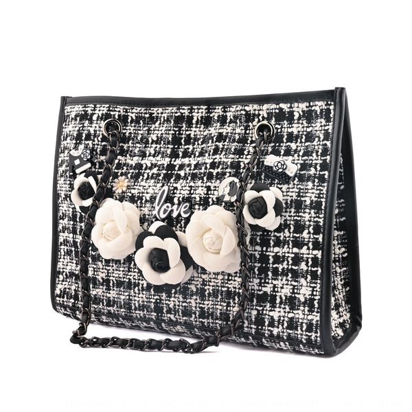 south korea east handbag bagcosmetic cosmetic baggate one shoulder portable chain tote fashionable and versatile knitting large capacity sho
south korea east handbag bagcosmetic cosmetic baggate one shoulder portable chain tote fashionable and versatile knitting large capacity sho