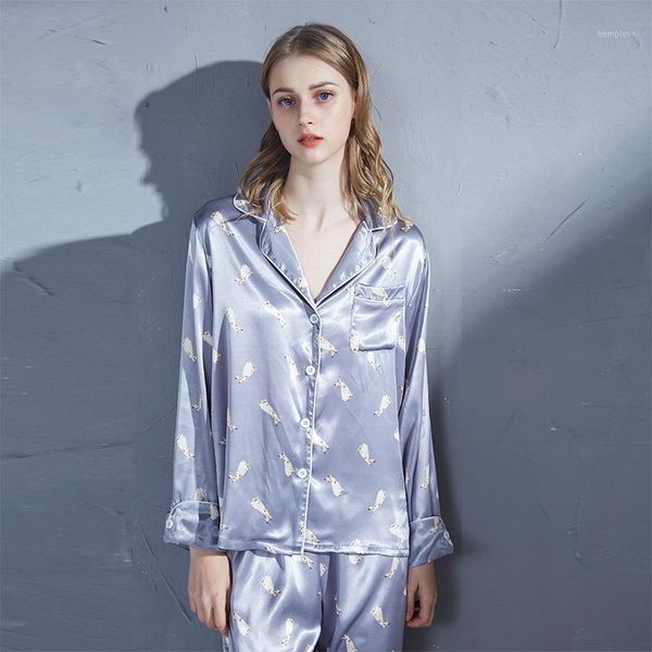 new spring and autumn simulation silk printing pajamas long sleeve two-piece home service pajama sets women pijamas de mujer1, Black;red
new spring and autumn simulation silk printing pajamas long sleeve two-piece home service pajama sets women pijamas de mujer1, Black;red