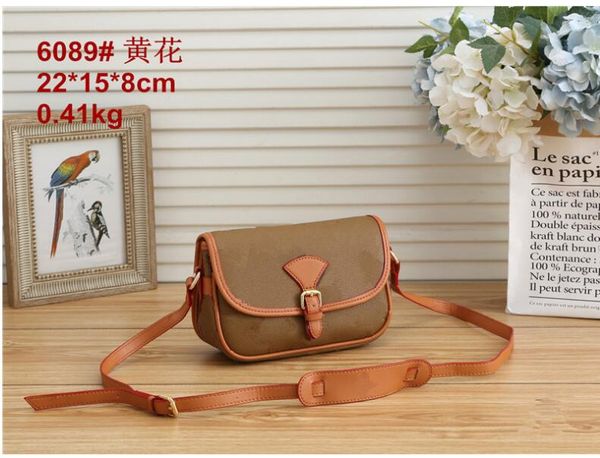 2020 women's shoulder bag leather lettered diagonal straddle bag classic fashion women's buckle small square bag, Black;red
2020 women's shoulder bag leather lettered diagonal straddle bag classic fashion women's buckle small square bag, Black;red