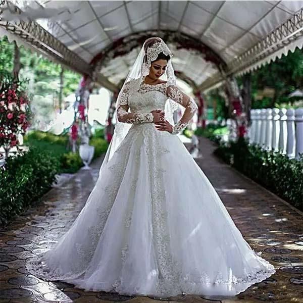 white tulle ball gown long sleeve wedding dresses crystal lace applique vintage wedding gown vestidos de novia
white tulle ball gown long sleeve wedding dresses crystal lace applique vintage wedding gown vestidos de novia