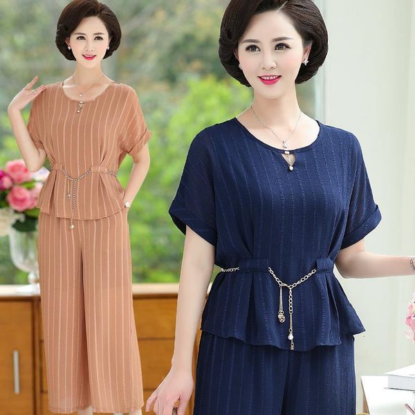 middle-aged women summer suit short sleeve t-shirt & seven points wide leg pants sets women's chiffon shirt mother dress, Gray
middle-aged women summer suit short sleeve t-shirt & seven points wide leg pants sets women's chiffon shirt mother dress, Gray