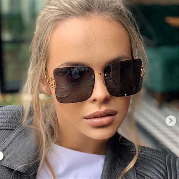 Brand Square Alloy Sunglasses Black Women Hollow Temples Oversized Sun Glasses Letter decoration 2021 Designer Glasses, White;black
Brand Square Alloy Sunglasses Black Women Hollow Temples Oversized Sun Glasses Letter decoration 2021 Designer Glasses, White;black