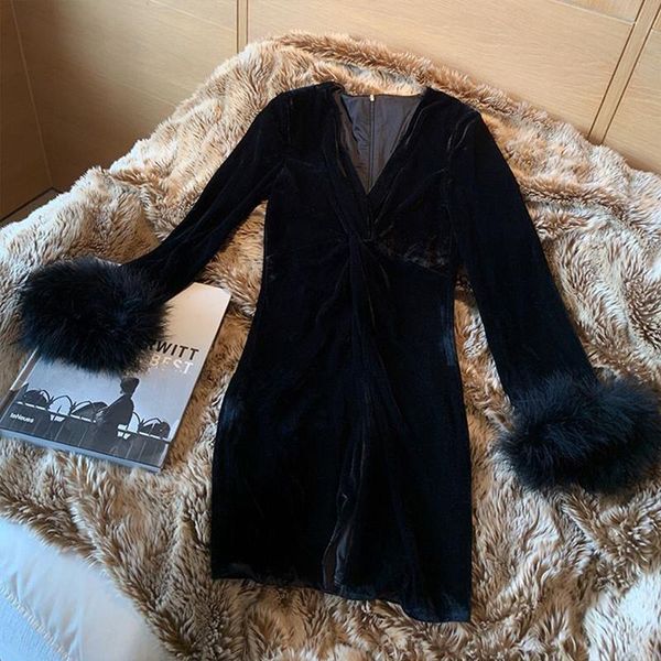 brand fashion women high luxury autumn elegant noble feather foreign style slim velvet long-sleeved dress, Black;gray
brand fashion women high luxury autumn elegant noble feather foreign style slim velvet long-sleeved dress, Black;gray