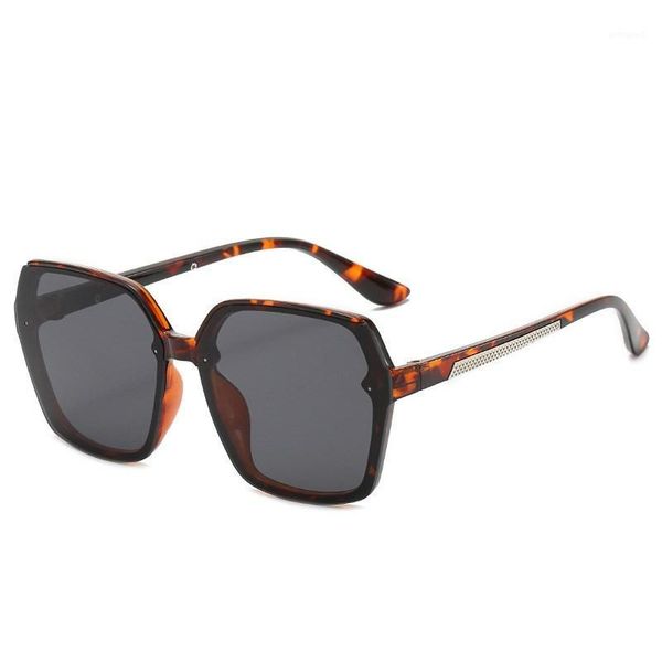 sunglasses vintage white frame oversized square plastic women outdoor men glasses anti-reflective black mirror uv4001, White;black
sunglasses vintage white frame oversized square plastic women outdoor men glasses anti-reflective black mirror uv4001, White;black