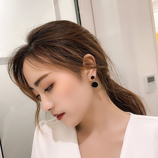 fashion 925 silver needle elegant black crystal earrings korean temperament long rhinestone earrings personality wholesale online influencer, Golden
fashion 925 silver needle elegant black crystal earrings korean temperament long rhinestone earrings personality wholesale online influencer, Golden