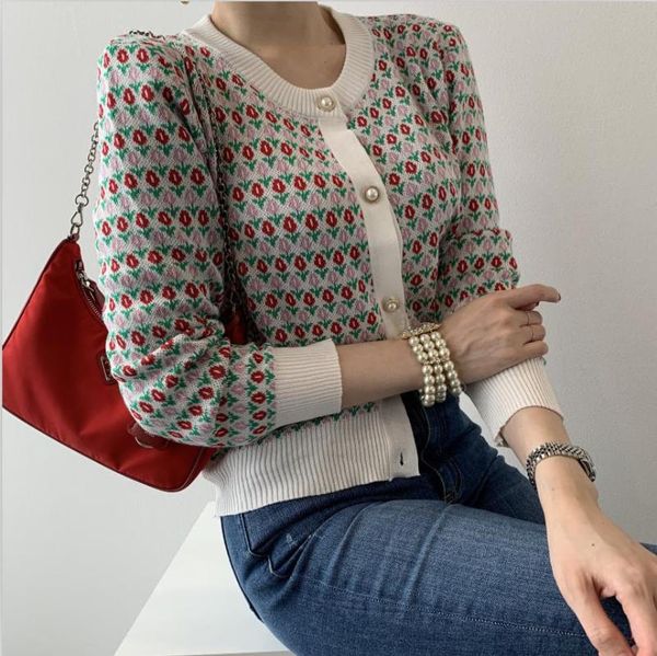 chesapeake contracted retro floral edge joker knitted cardigan, White 
chesapeake contracted retro floral edge joker knitted cardigan, White