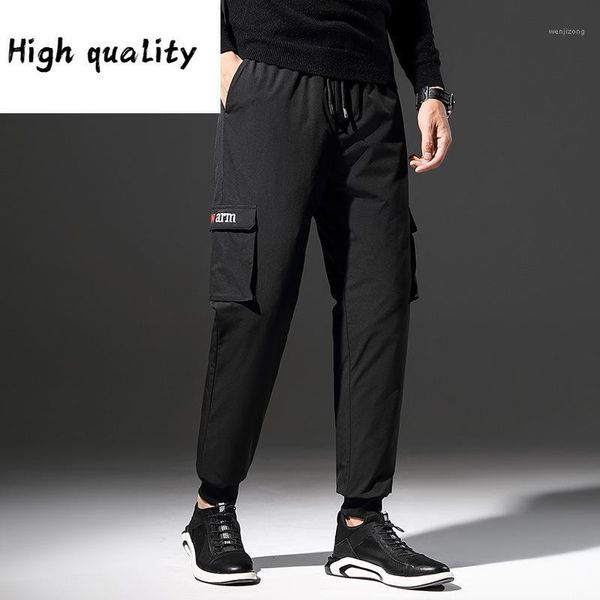 outdoor winter northeast with thick white duck down outside a man wear to keep warm young overalls and wool trousers1, Black
outdoor winter northeast with thick white duck down outside a man wear to keep warm young overalls and wool trousers1, Black