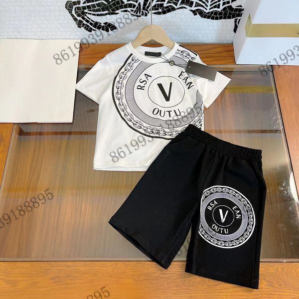 summer 2-piece sets 22ss brand designer classic short sleeve t-shirt+shorts casual set white round neck t shirts boys sports suit printing e
summer 2-piece sets 22ss brand designer classic short sleeve t-shirt+shorts casual set white round neck t shirts boys sports suit printing e