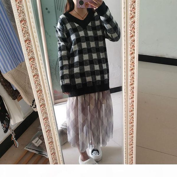 2019 autumn new black white plaid stitching knit loose hem v-neck long-sleeved sweater fashion womens set c162 y191211, White;black
2019 autumn new black white plaid stitching knit loose hem v-neck long-sleeved sweater fashion womens set c162 y191211, White;black