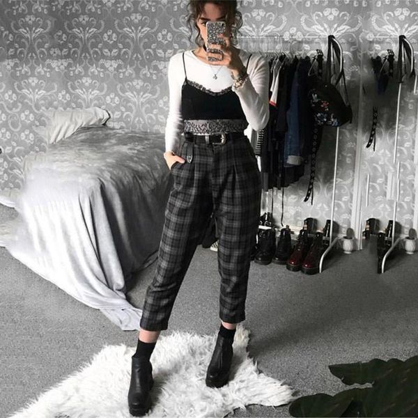 checkered pants for women vintage plaid pants fashion korean style streetwear high waist trousers casual, Black;white
checkered pants for women vintage plaid pants fashion korean style streetwear high waist trousers casual, Black;white