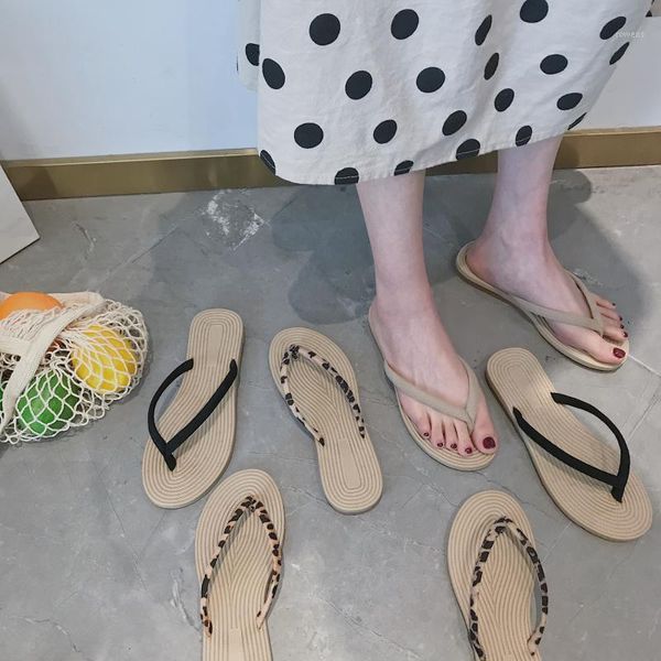 flip-flops female summer new 2020 student fashion flat bottom feet sandals and slippers women wear beach shoes1, Black
flip-flops female summer new 2020 student fashion flat bottom feet sandals and slippers women wear beach shoes1, Black