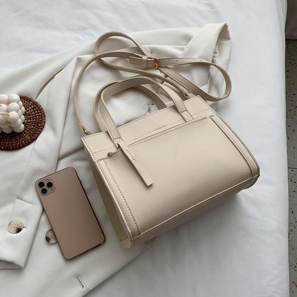 fashion large capacity women one shoulder lady underarm bag crossbody handbags totes
fashion large capacity women one shoulder lady underarm bag crossbody handbags totes