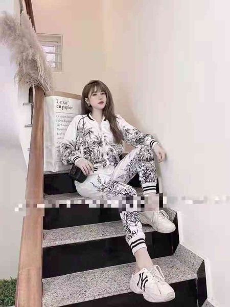 2022 factory wholesale new model autumn winter fashion sports sleeve long pants zipper two-piece set student versatile casual suit, White
2022 factory wholesale new model autumn winter fashion sports sleeve long pants zipper two-piece set student versatile casual suit, White