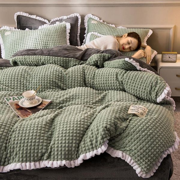 very warm winter bedding set milk velvet flannel duvet cover flat/fitted sheet fleece bedclothes bedcover twin king home textile
very warm winter bedding set milk velvet flannel duvet cover flat/fitted sheet fleece bedclothes bedcover twin king home textile