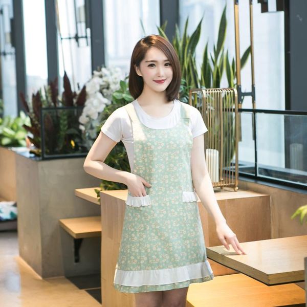 fashionable and lovely women's one-piece apron sleeve antifouling kitchen cooking reverse dressing strap coverlet
fashionable and lovely women's one-piece apron sleeve antifouling kitchen cooking reverse dressing strap coverlet