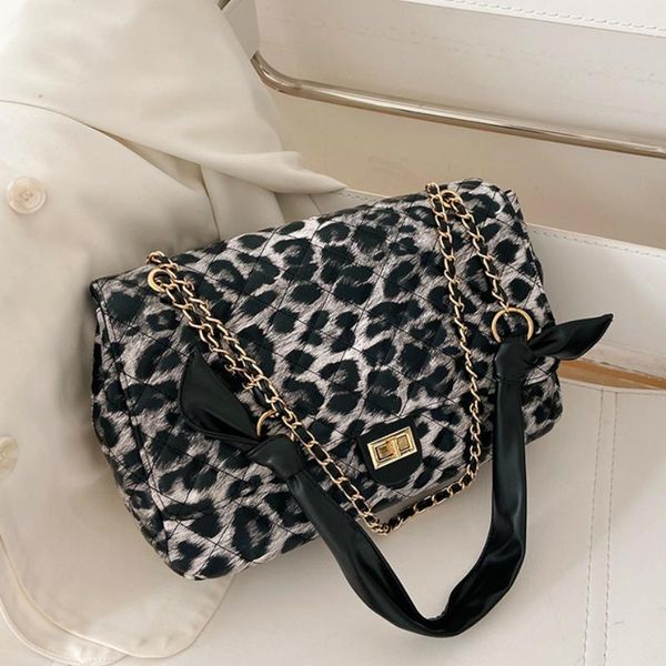zebra pattern leopard winter quilted retro large-capacity bag women's bag 2020 fashion all-match simple shoulder tote
zebra pattern leopard winter quilted retro large-capacity bag women's bag 2020 fashion all-match simple shoulder tote